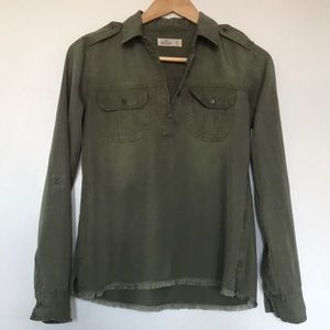 Hollister Distressed Army Green Button Down Size XS